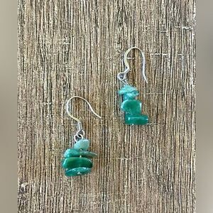 Women’s green rock/stone stacked dangle earrings outdoor, earthy, nature, color